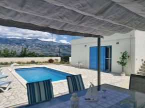 Anna Comfortable Holiday Residence